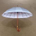 wooden-golf-umbrella-with-wooden-curved-handle-01